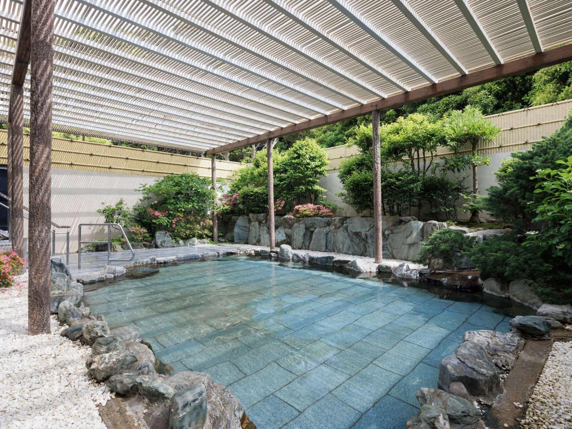 Hotel Grand Mercure &